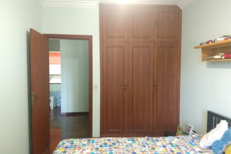 Sobrado à venda com 4 quartos, sendo 1 suíte,  em Parque dos Príncipes, São Paulo, SP