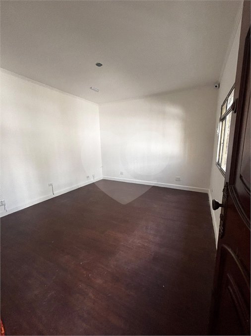 Casa com 70m², 3 dormitórios, sendo 1 suíte, 4 vagas, à venda no bairro do Ipiranga.