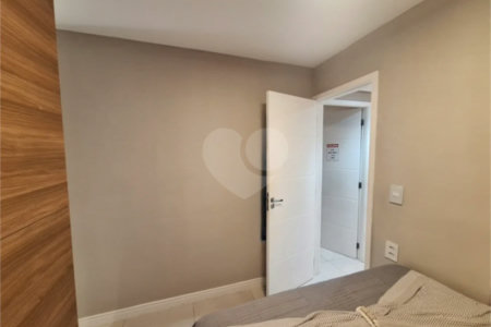 Apartamento totalmente mobiliado com 2 dormitórios, 1 vaga