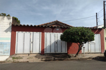 Casa no Jardimm real com mais de 208m² muito boa.