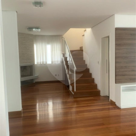 Casa à venda com 3 suítes no condomínio Villaggio Belvedere, São Paulo - SP