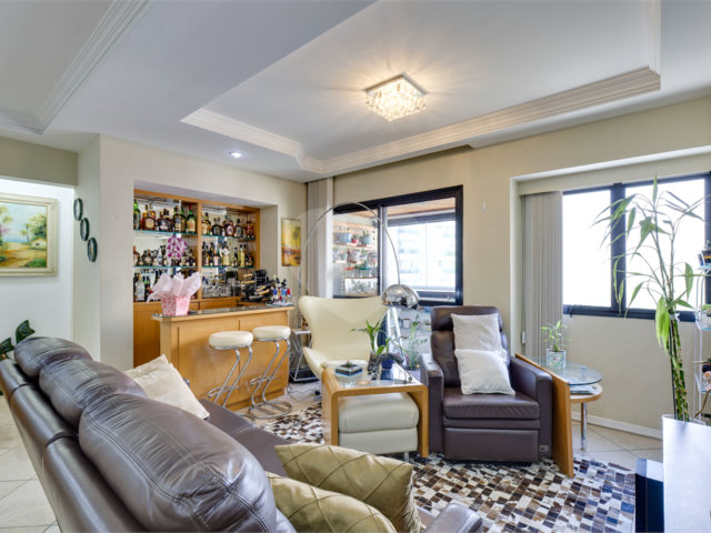 Apartamento à venda com 3 quartos, sendo 2 suítes,  em Santo Amaro, São Paulo, SP
