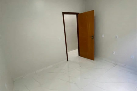 Casa à venda com 3 quartos, sendo 1 suíte,  em Jardim Iracema, Balsas, MA