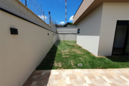 Casa à venda com 3 suítes no condomínio Via Castelli, Louveira - SP