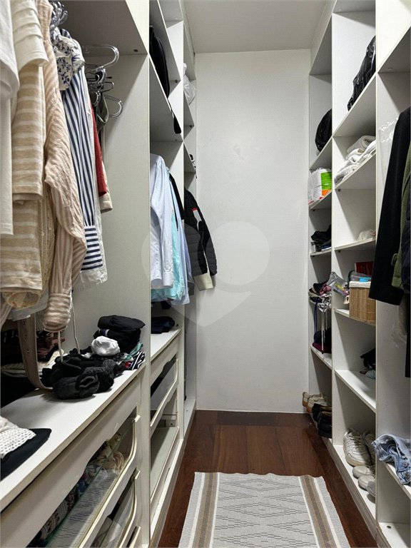 Sobrado à venda com 4 quartos, sendo 2 suítes,  em Tremembé, São Paulo, SP