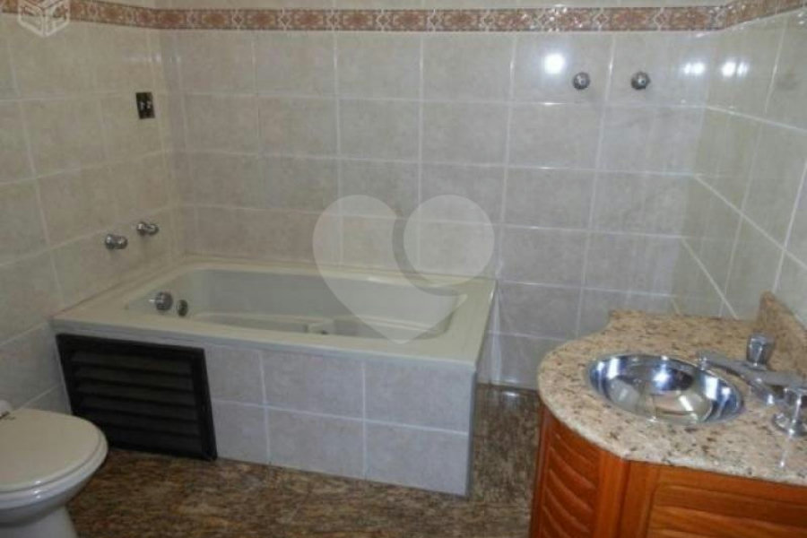 Casa Térrea à venda com 3 quartos, sendo 2 suítes, em Vila Mazzei, São Paulo, SP
