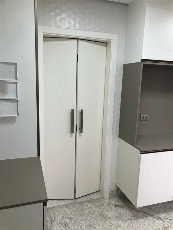 Apartamento à venda com 4 suítes em Vila Suzana, São Paulo, SP