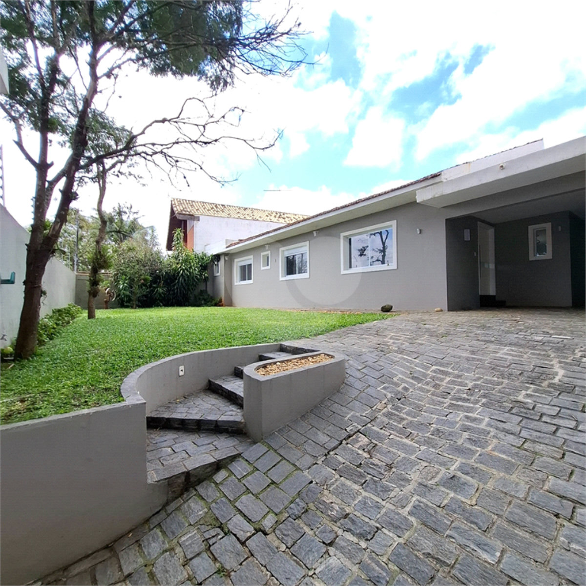 Casa Térrea à venda com 3 suítes em Interlagos, São Paulo, SP