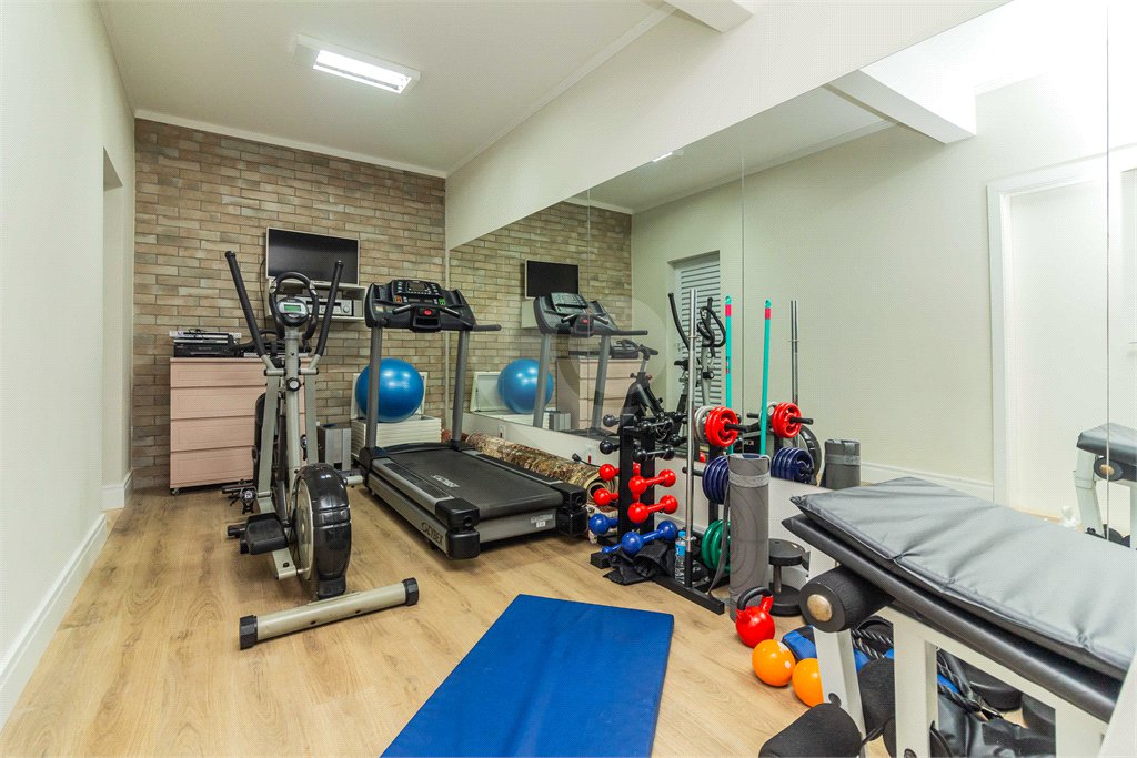 Casa à venda com 4 suítes no condomínio Residencial Quinta das Andorinhas, São Paulo - SP