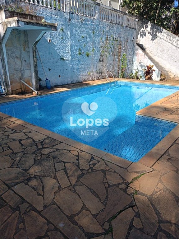 Chácara à venda com 5 quartos, sendo 3 suítes, em Loteamento Residencial Vista Linda, São José dos Campos, SP