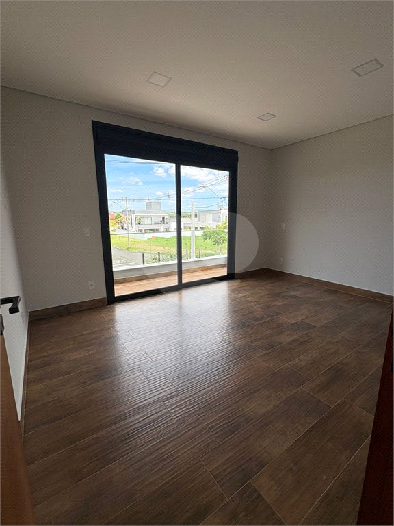 Casa à venda com 4 suítes no condomínio Portal dos Bandeirantes, Salto - SP