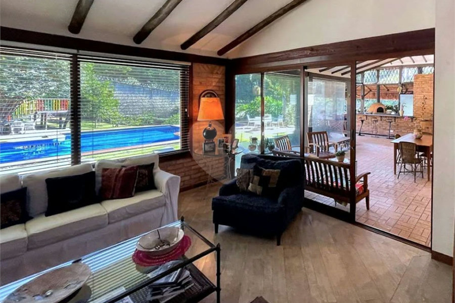 Casa à venda com 4 suítes no condomínio Jardim Mediterrâneo, Cotia - SP