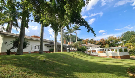 Casa à venda com 5 quartos, sendo 3 suítes,  no condomínio Village Sans Souci, Valinhos - SP
