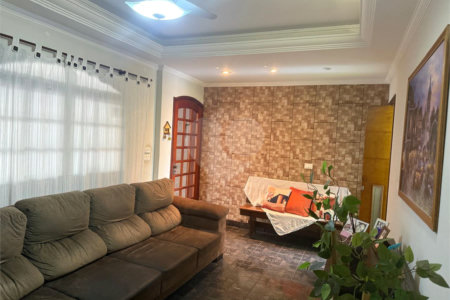 Casa à venda com 3 quartos, sendo 1 suíte, em Vila Romão, Salto, SP