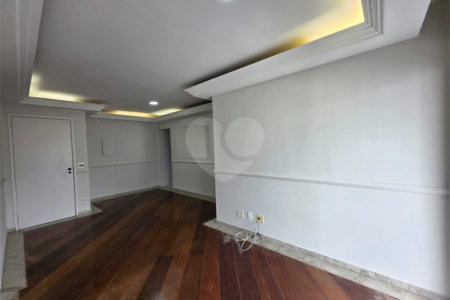 Apartamento à venda com 2 quartos, sendo 1 suíte, em Vila Olímpia, São Paulo, SP