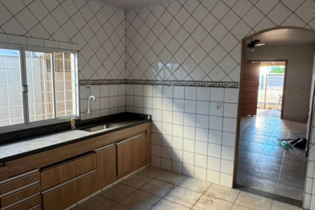 Casa à venda com 3 quartos, sendo 1 suíte,  em Nossa Senhora Aparecida, Três Lagoas, MS