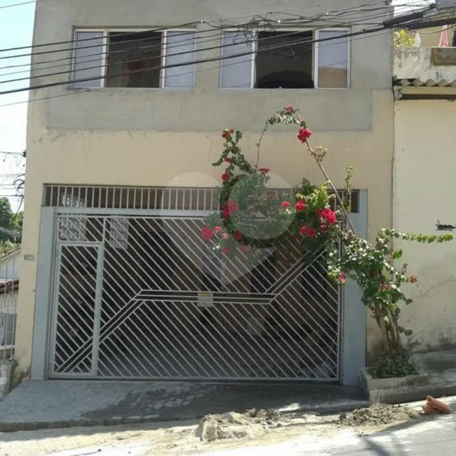 Sobrado à venda com 4 quartos, sendo 1 suíte, em Vila Mazzei, São Paulo, SP