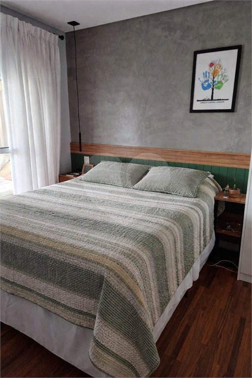 Apartamento à venda com 2 quartos, sendo 1 suíte,  em Quarta Parada, São Paulo, SP