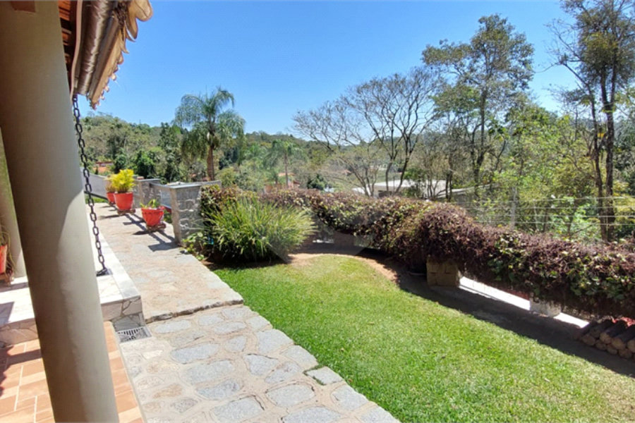 Casa à venda com 3 quartos, sendo 2 suítes, no condomínio Alpes de Caieiras, Caieiras - SP