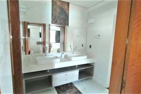 Chácara à venda com 6 quartos, sendo 4 suítes,  em Pinheirinho, Vinhedo, SP