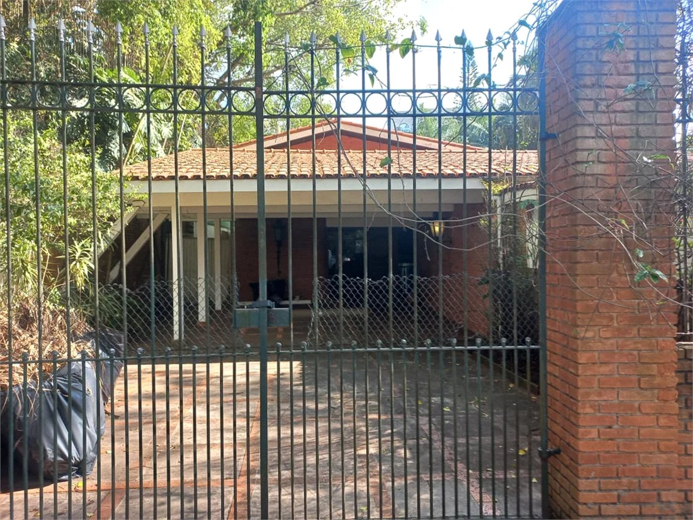 Casa à venda com 3 quartos, sendo 2 suítes,  em Morumbi, São Paulo, SP