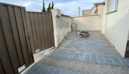 Casa à venda com 4 quartos, sendo 1 suíte, em Alvinópolis, Atibaia, SP