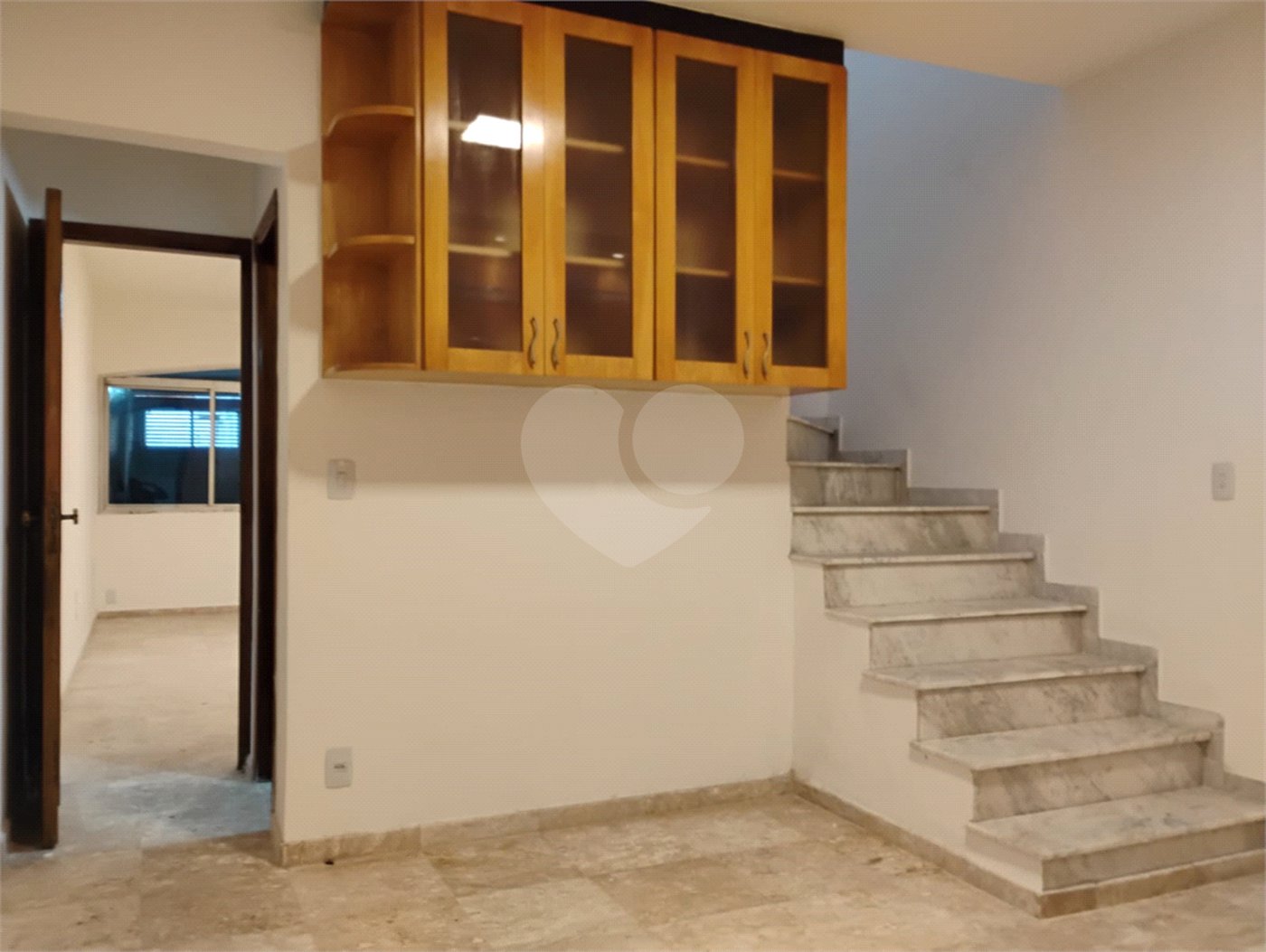Sobrado à venda com 3 quartos, sendo 1 suíte, em Vila Paulista, São Paulo, SP