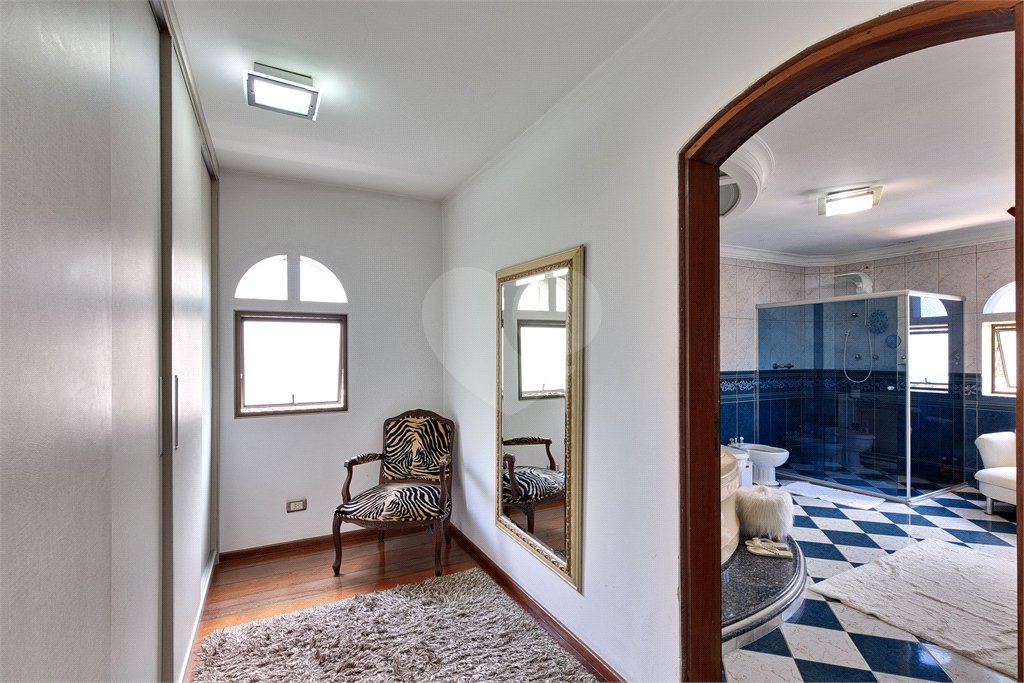 Casa à venda com 5 quartos, sendo 4 suítes, em Alto da Boa Vista, São Paulo, SP