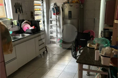 Casa com 300m², 5 quartos (3 suítes), 3 garagens, à venda em Itaquera
