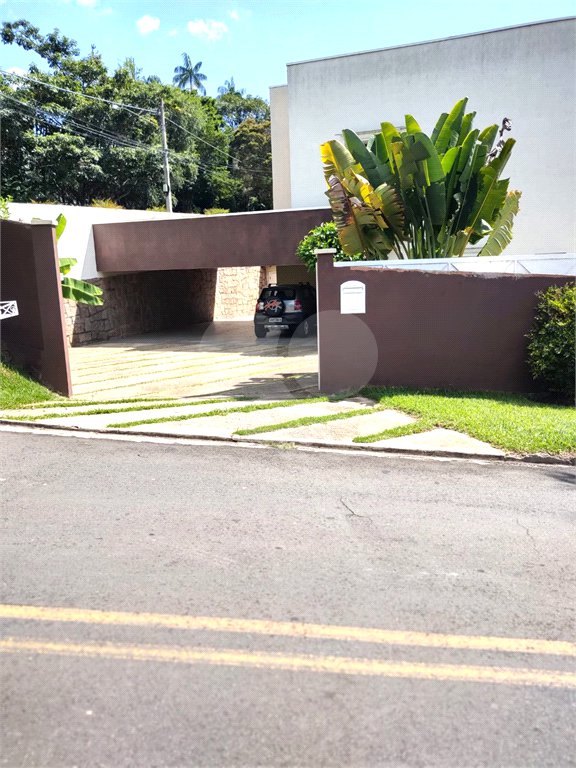 Casa à venda com 4 suítes no condomínio Estância Marambaia, Vinhedo - SP