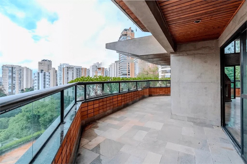 Apartamento à venda com 4 quartos, sendo 2 suítes,  em Paraíso do Morumbi, São Paulo, SP