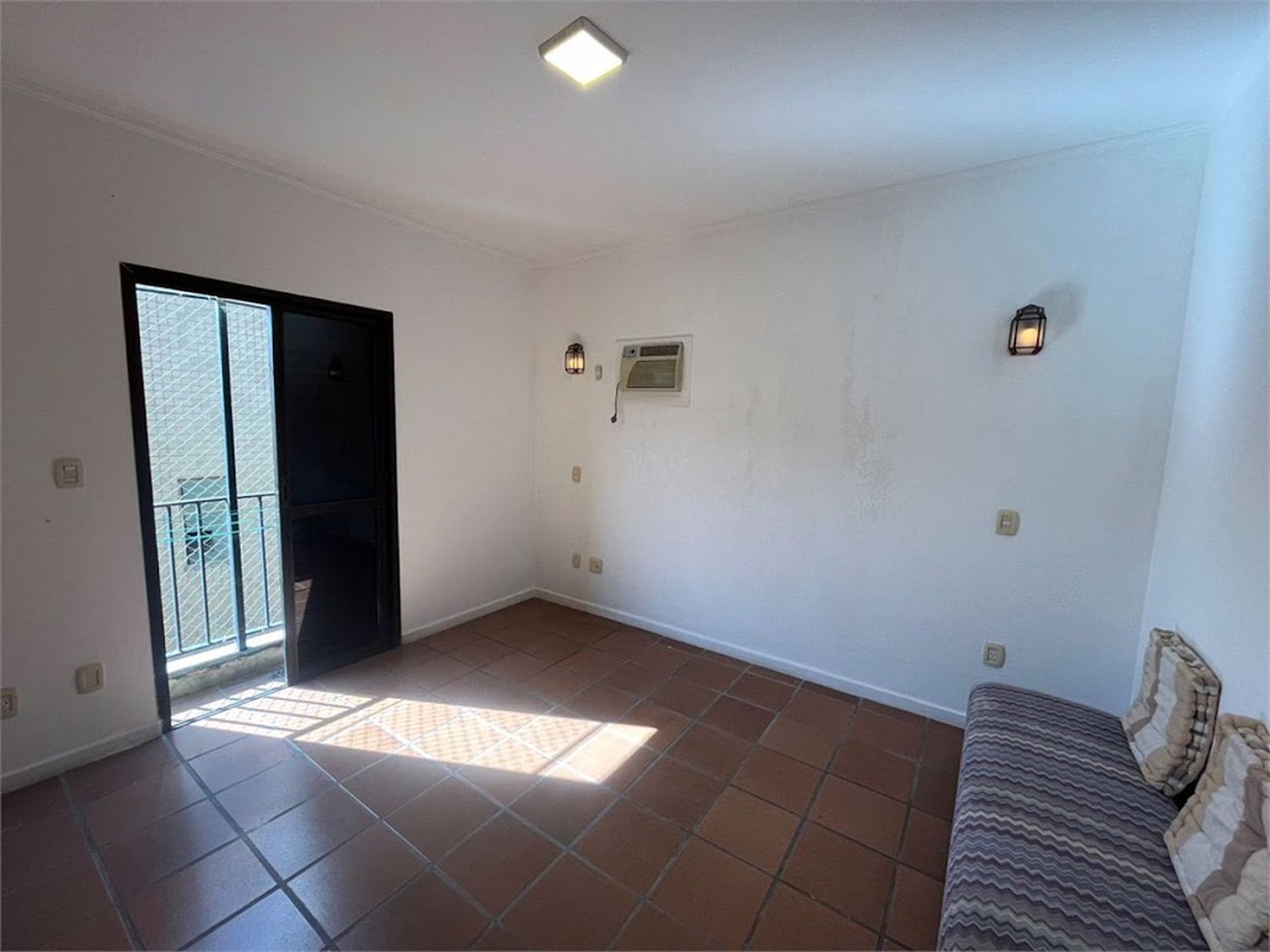 Apartamento com 4 dormitórios à venda, 259 m² por R$ 900.000,00 - Jardim Três Marias - Guarujá/SP