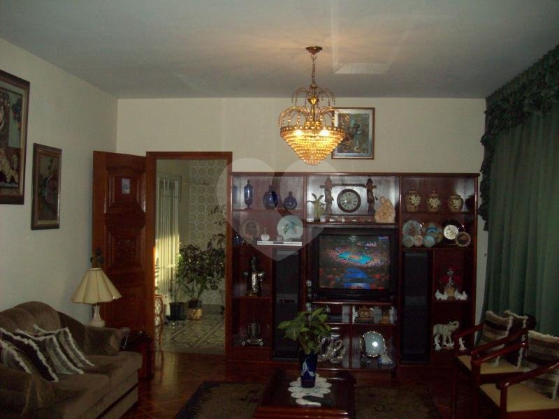 Casa Térrea à venda com 3 quartos, sendo 1 suíte, em Vila Constança, São Paulo, SP