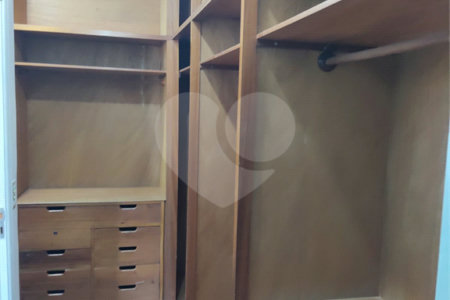Casa à venda com 4 suítes no condomínio Estância Marambaia, Vinhedo - SP
