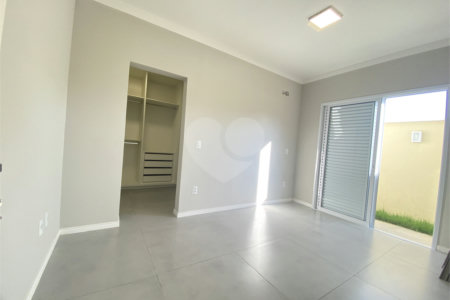 Casa à venda com 3 quartos, sendo 1 suíte, no condomínio Reserva Central Parque, Salto - SP