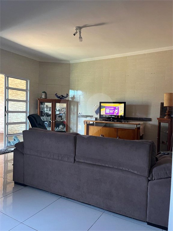 Sobrado à venda com 3 quartos, sendo 1 suíte, em Jardim Brogotá, Atibaia, SP