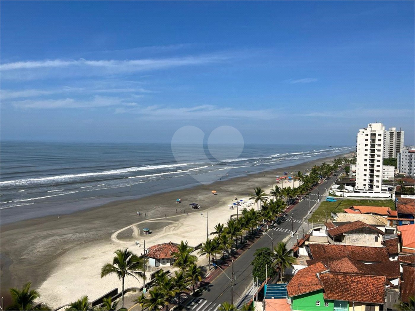 Apartamento à venda com 2 quartos, sendo 1 suíte, no Centro, Mongaguá, SP