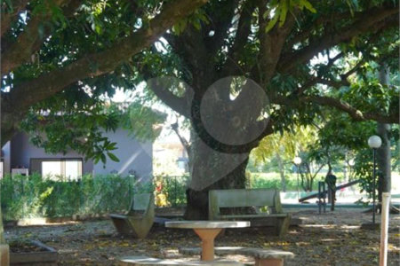 Casa à venda com 4 quartos, sendo 2 suítes, no condomínio Primavera, Salto - SP
