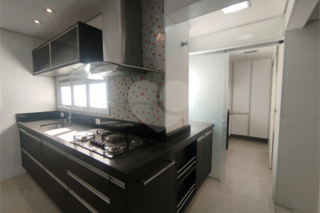 Apartamento à venda com 3 quartos, sendo 1 suíte,  no Centro, São Bernardo do Campo, SP