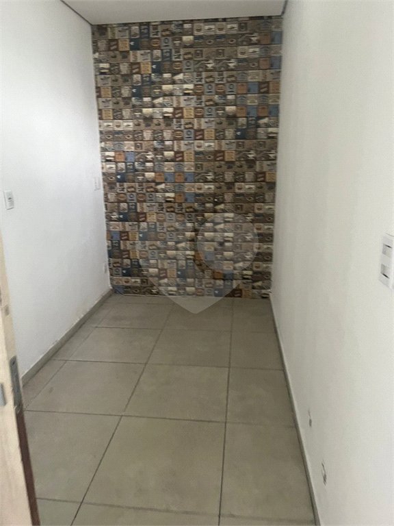 Salão para alugar em Vila Romanópolis, Ferraz de Vasconcelos, SP