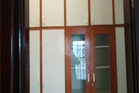 Sobrado à venda com 3 quartos, sendo 1 suíte, em Alto da Boa Vista, São Paulo, SP
