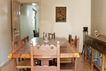 Casa à venda com 4 quartos, sendo 2 suítes, em Jardim Leonor, São Paulo, SP
