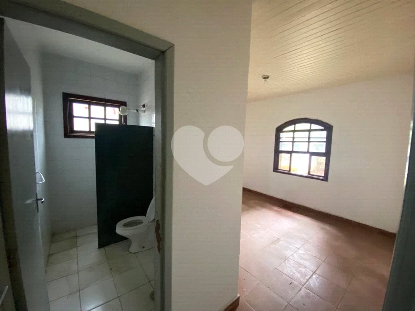 Casa à venda com 6 quartos, sendo 5 suítes,  em Santa Claudina, Vinhedo, SP