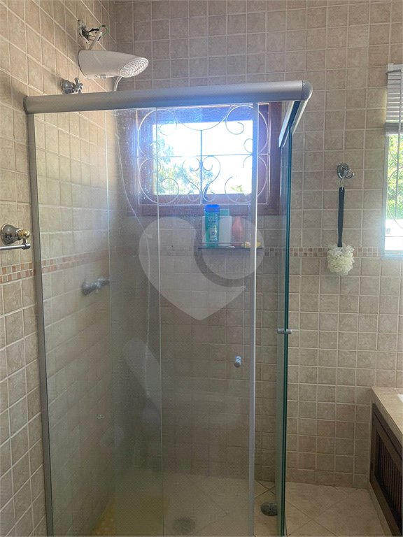 Casa à venda com 5 quartos, sendo 4 suítes, no condomínio Lago do Imperador, Mairiporã - SP