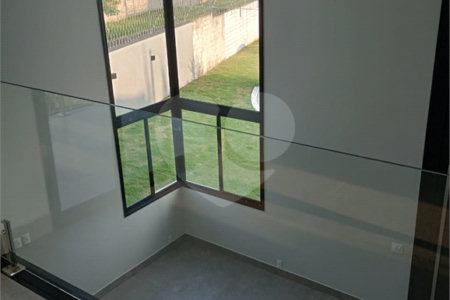 Casa à venda com 3 suítes no condomínio Terras do Caribe, Valinhos - SP