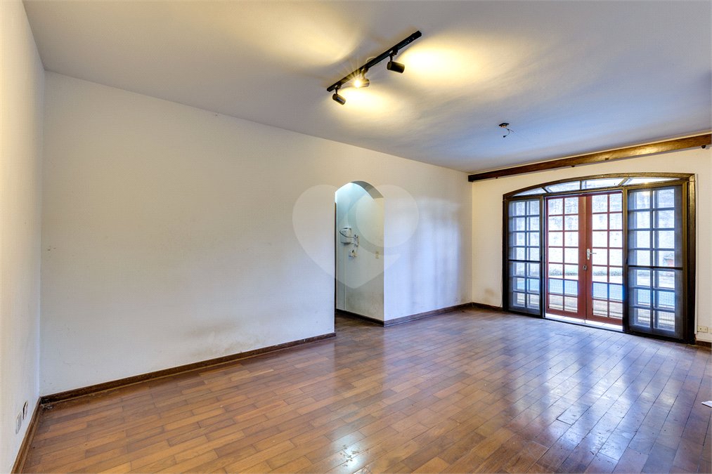 Sobrado à venda com 3 quartos, sendo 1 suíte, em Alto da Boa Vista, São Paulo, SP