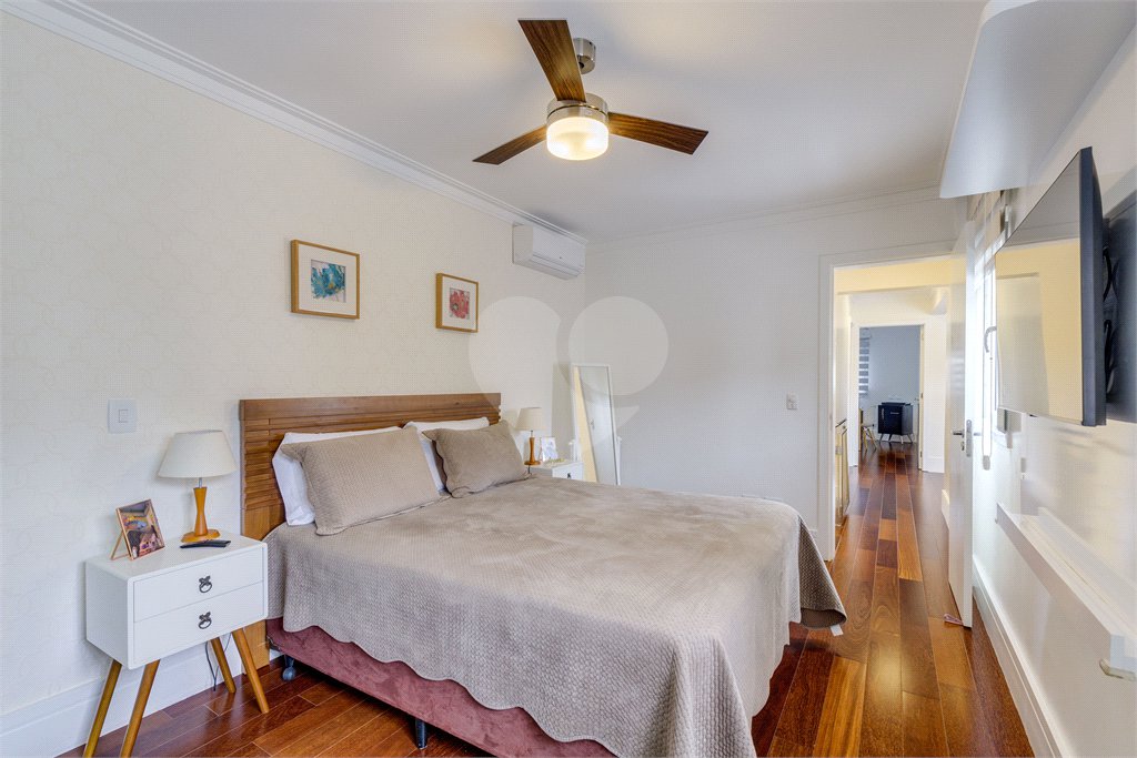 Casa à venda com 4 quartos, sendo 2 suítes, no condomínio Residencial Vila Lagos, São Paulo - SP