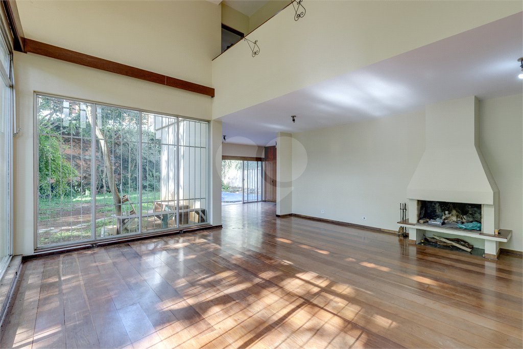 Casa à venda com 4 quartos, sendo 3 suítes, em Jardim Marajoara, São Paulo, SP