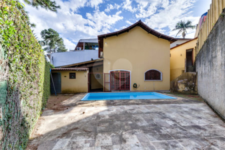 Sobrado à venda com 3 quartos, sendo 1 suíte, em Alto da Boa Vista, São Paulo, SP
