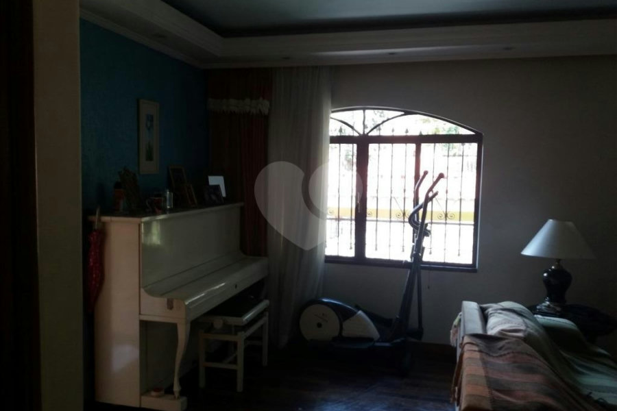 Sobrado à venda com 4 quartos, sendo 2 suítes, em Tremembé, São Paulo, SP